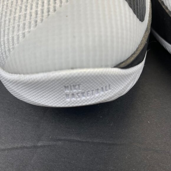 Nike G.T. Jump Academy Basketball Shoes (White/Black/Metallic Silver) Size 7